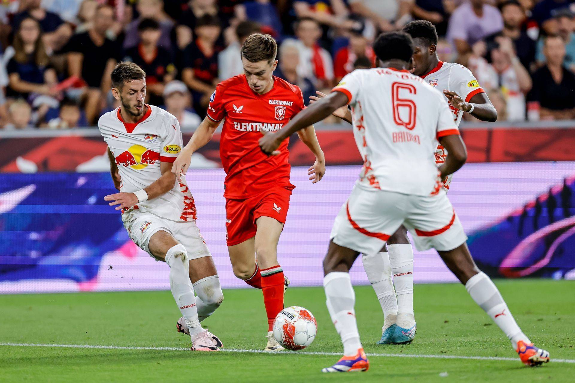 关于焦点大战:欧洲杯上演巅峰碰撞的信息 关于焦点大战:欧洲杯上演巅峰碰撞的信息