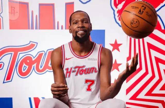 鹈鹕轻取76人，杜兰特状态火热