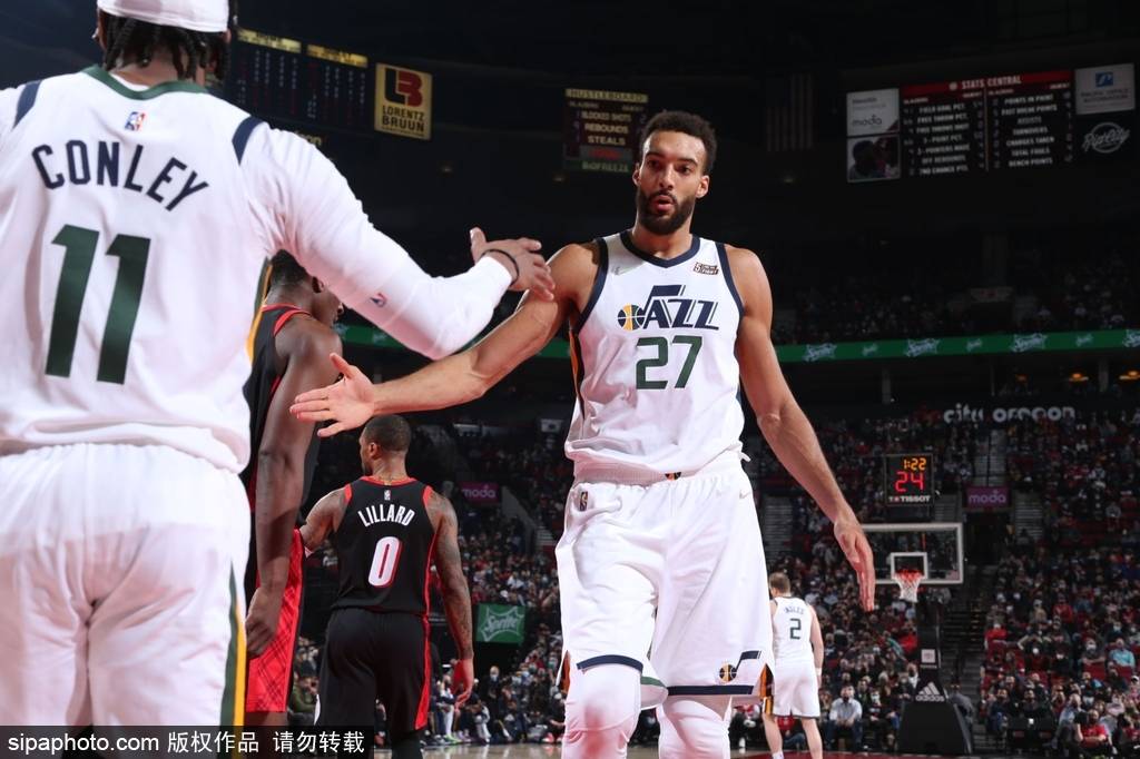 深圳队力克猛龙,戈贝尔带队取胜 深圳队力克猛龙,戈贝尔带队取胜