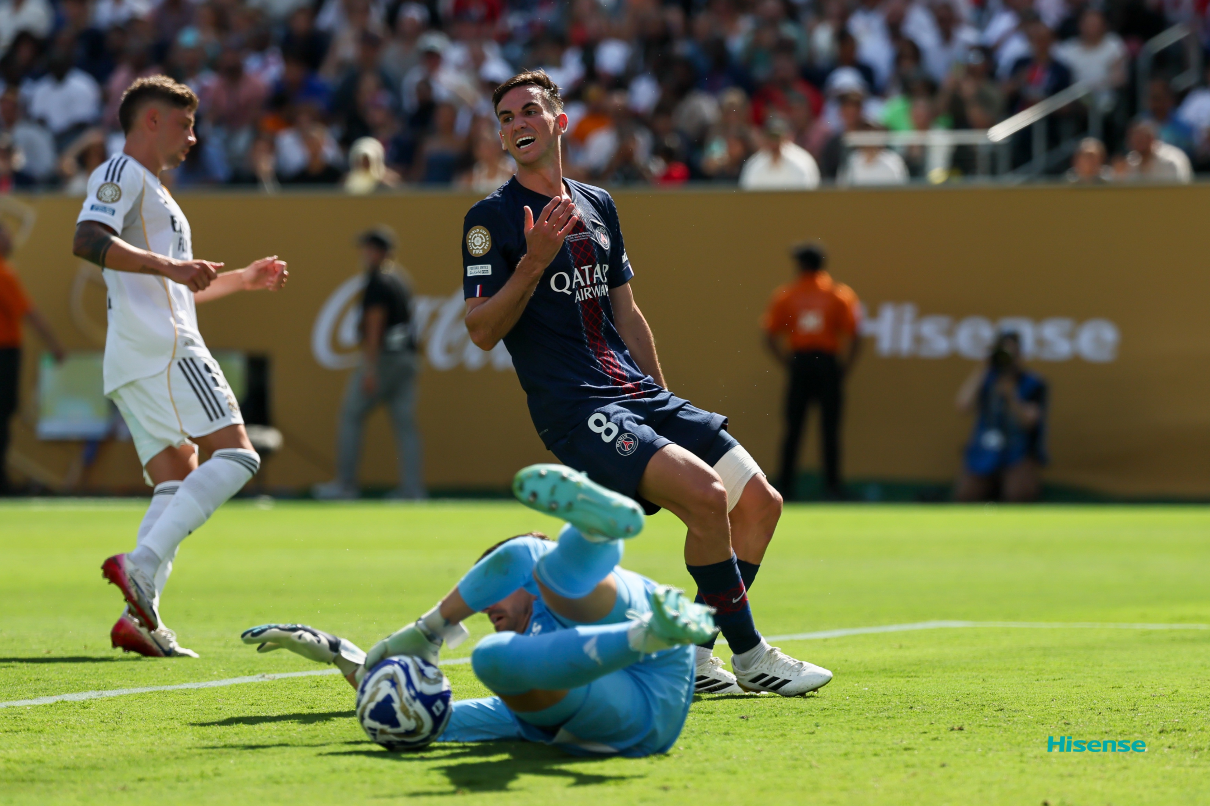 那不勒斯鏖战巴黎，奥利维耶带队取胜